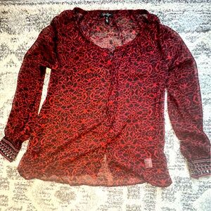 Woman’s Jessica Simpson blouse